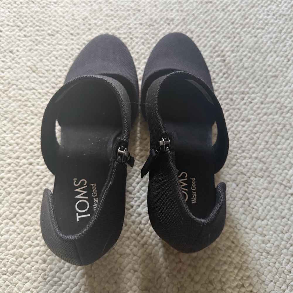 TOMS Women's Classic Black Heels